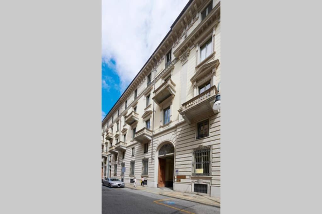 A Tre Passi Da Tutto Apartment Торино Екстериор снимка